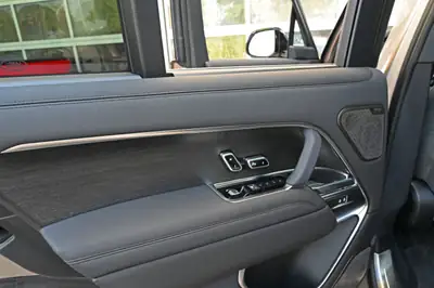 Range Rover D350 MHEV 2024 — Luxe hybride diesel, seulement 26 500 km — Miniature 14
