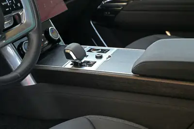 Range Rover D350 MHEV 2024 — Luxe hybride diesel, seulement 26 500 km — Miniature 19