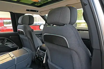 Range Rover D350 MHEV 2024 — Luxe hybride diesel, seulement 26 500 km — Miniature 23