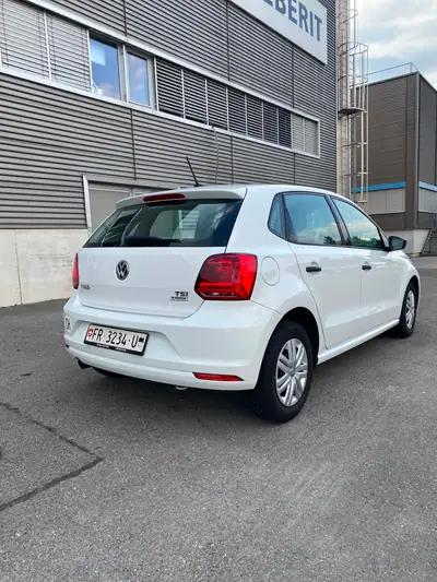 VW Polo 1.2 TSI 90 — Citadine économe, sans accident, 90 500 km — vista posteriore