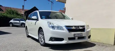 Subaru Legacy 2.0i Limited — Break élégant, transmission CVT, traction intégrale — vue extérieure