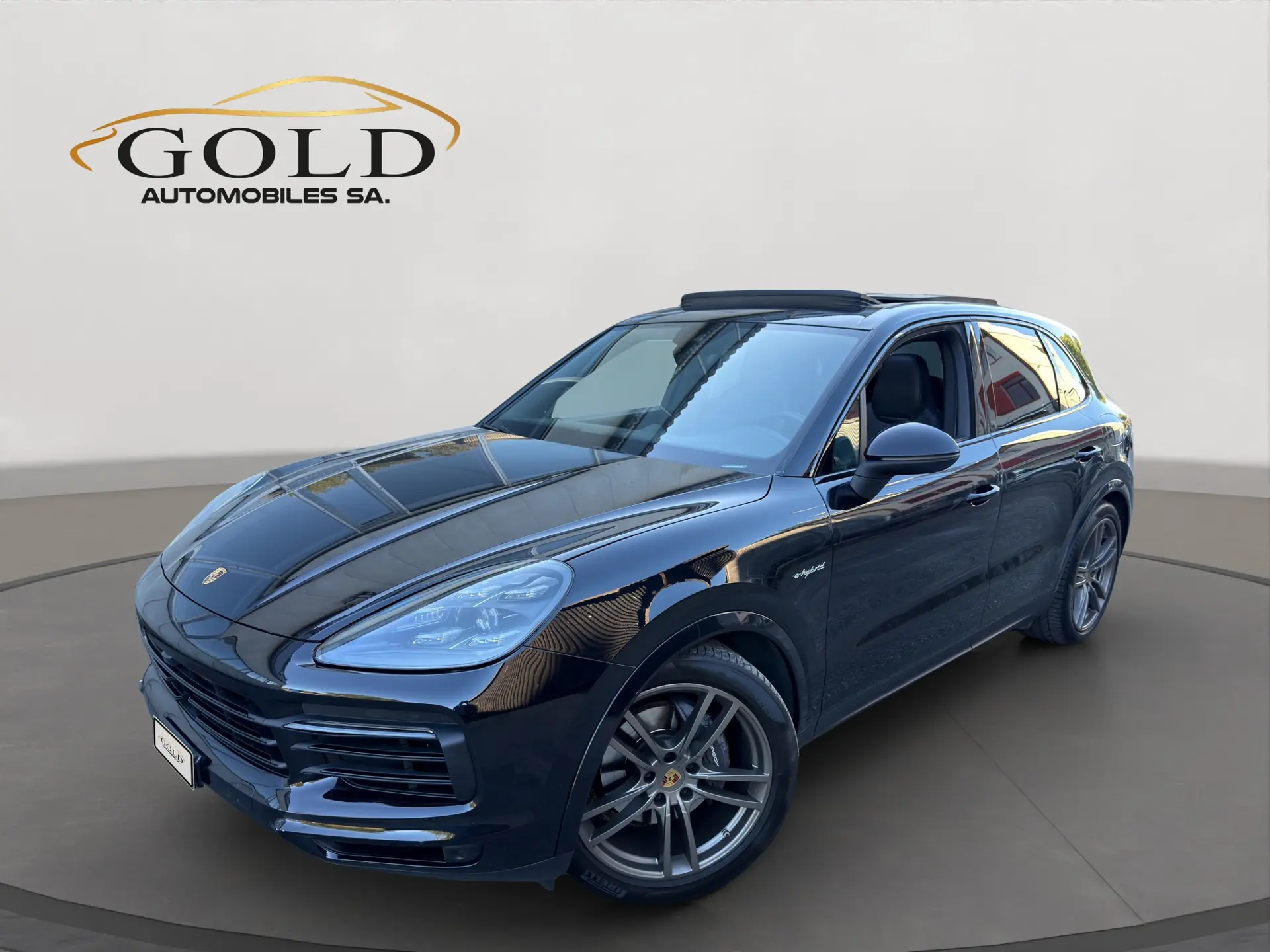 Porsche Cayenne 3.0 E-Hybrid — SUV hybride rechargeable, 462 ch et consommation réduite — vue extérieure