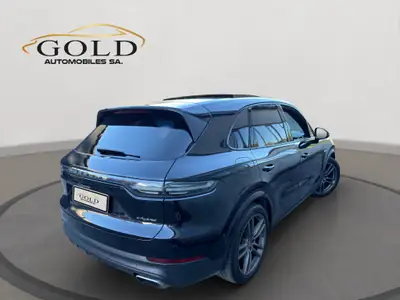 Porsche Cayenne 3.0 E-Hybrid — SUV hybride rechargeable, 462 ch et consommation réduite — côté