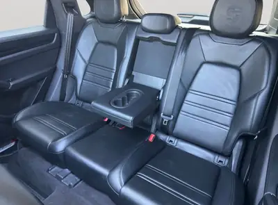 Porsche Cayenne 3.0 E-Hybrid — SUV hybride rechargeable, 462 ch et consommation réduite — intérieur