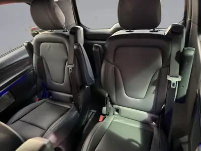 Mercedes-Benz V 300 d Exclusive — Monospace 7 places, diesel performant, kilométrage quasi neuf — Miniatura 11