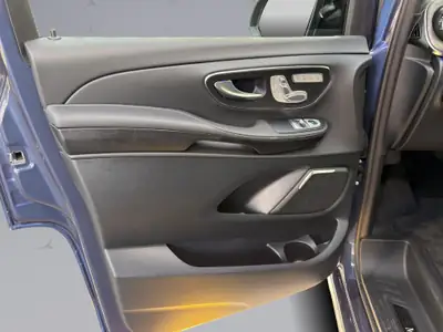 Mercedes-Benz V 300 d Exclusive — Monospace 7 places, diesel performant, kilométrage quasi neuf — Miniatura 15