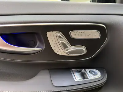 Mercedes-Benz V 300 d Exclusive — Monospace 7 places, diesel performant, kilométrage quasi neuf — Miniatura 20