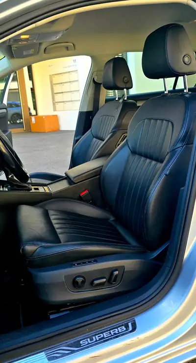 Škoda Superb 2.0 TDI 190 4×4 — Break premium, moteur éprouvé et traction intégrale — cruscotto