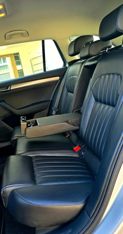 Škoda Superb 2.0 TDI 190 4×4 — Break premium, moteur éprouvé et traction intégrale — dettaglio