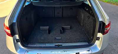 Škoda Superb 2.0 TDI 190 4×4 — Break premium, moteur éprouvé et traction intégrale — Miniatura 10