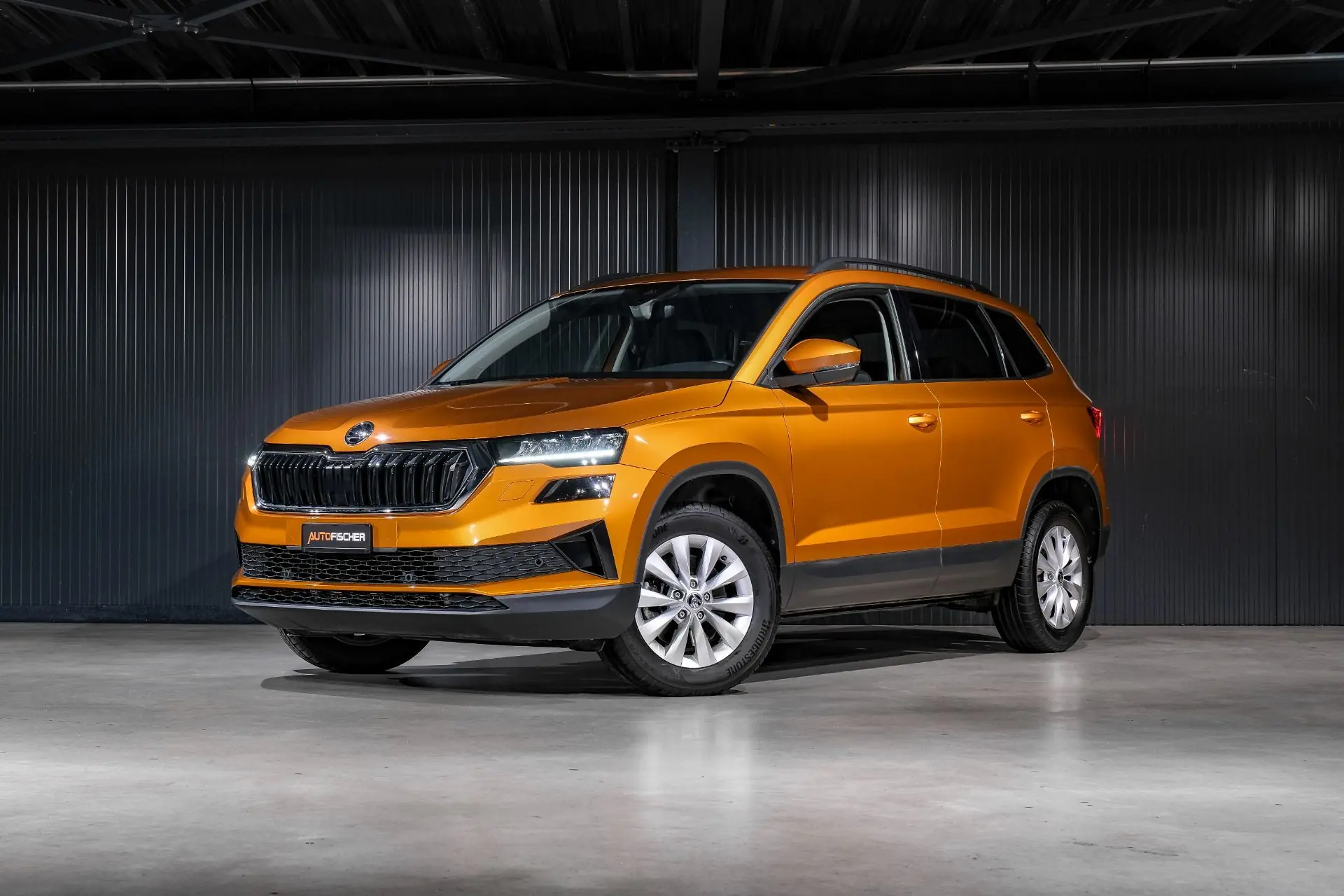 Skoda Karoq 1.5 TSI Fresh DSG — SUV compact fiable, faible kilométrage, garantie usine 5 ans — vista esterna