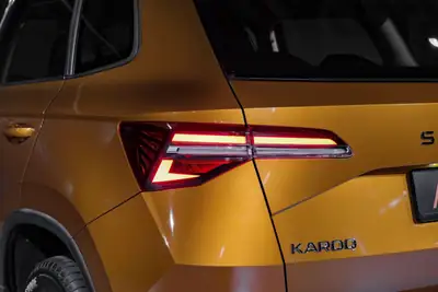 Skoda Karoq 1.5 TSI Fresh DSG — SUV compact fiable, faible kilométrage, garantie usine 5 ans — Miniatura 27