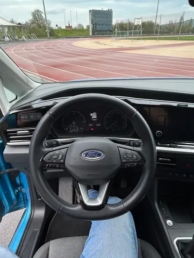 Ford Tourneo Connect 2.0 EcoBlue 102 Active — Monospace polyvalent, diesel efficace — intérieur