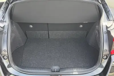 Toyota GR Yaris 1.6 Turbo Sport 4x4 — Performance 280 ch, 4 roues motrices, faible kilométrage — Thumbnail 11