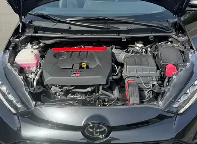 Toyota GR Yaris 1.6 Turbo Sport 4x4 — Performance 280 ch, 4 roues motrices, faible kilométrage — Thumbnail 12