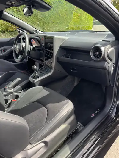 Toyota GR Yaris 1.6 Turbo Sport 4x4 — Performance 280 ch, 4 roues motrices, faible kilométrage — Thumbnail 10