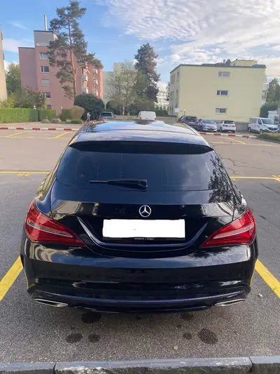 Mercedes-Benz CLA 200 d 4MATIC — Berline compacte diesel, équipement AMG et traction intégrale — arrière