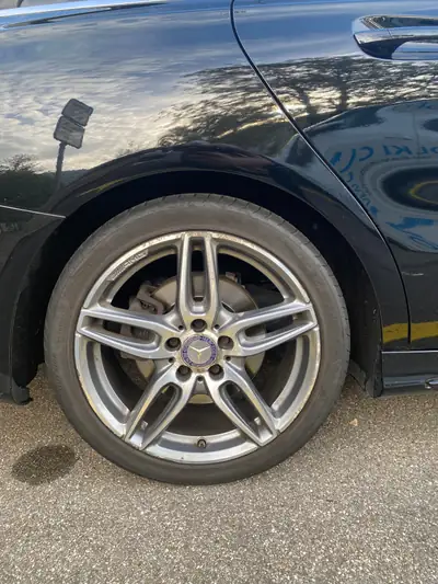 Mercedes-Benz CLA 200 d 4MATIC — Berline compacte diesel, équipement AMG et traction intégrale — Miniature 9