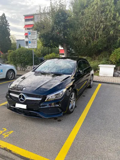 Mercedes-Benz CLA 200 d 4MATIC — Berline compacte diesel, équipement AMG et traction intégrale — Miniature 10