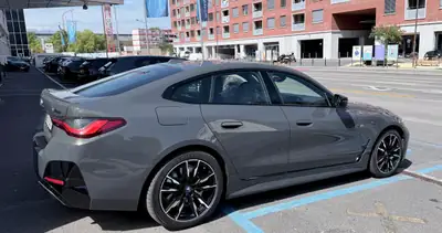 BMW i4 M50 xDrive MSport Pro — Berline électrique haute performance, 46000 km — arrière