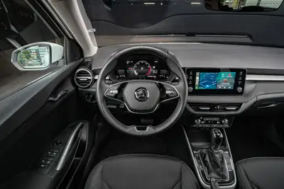 Skoda Fabia 1.0 TSI Top Selection DSG — Citadine agile, garantie 5 ans, très peu de km — Miniatura 16