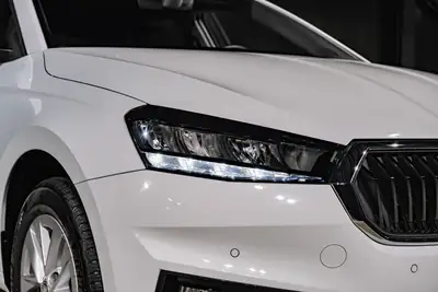 Skoda Fabia 1.0 TSI Top Selection DSG — Citadine agile, garantie 5 ans, très peu de km — Miniatura 26