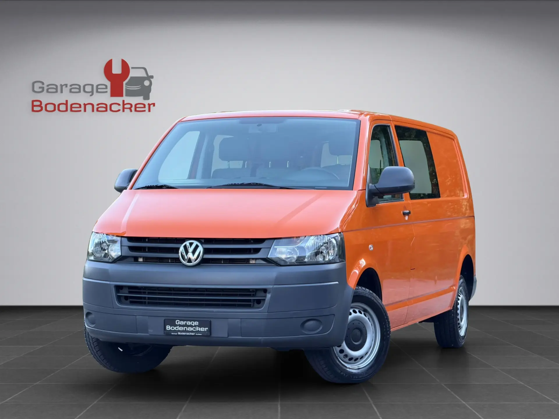 VW T5 2.0 TDI DSG — Utilitaire polyvalent, entretien complet, seulement 57'250 km — vue extérieure