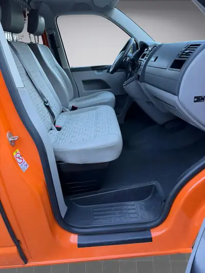 VW T5 2.0 TDI DSG — Utilitaire polyvalent, entretien complet, seulement 57'250 km — Miniature 13