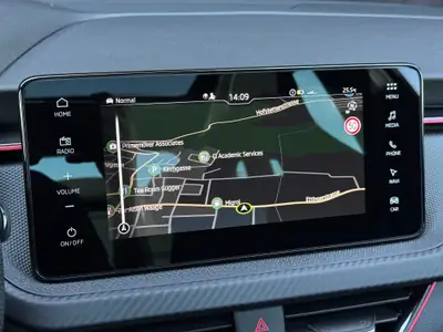 Skoda Scala 1.5 TSI Monte Carlo DSG — Berline compacte dynamique, quasi-neuve avec 5 ans de garantie — Miniature 18