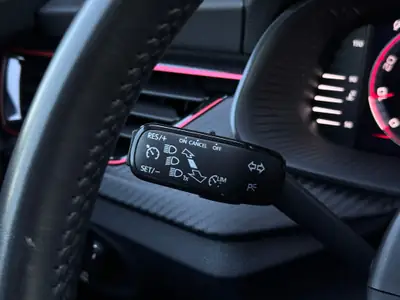Skoda Scala 1.5 TSI Monte Carlo DSG — Berline compacte dynamique, quasi-neuve avec 5 ans de garantie — Miniature 24