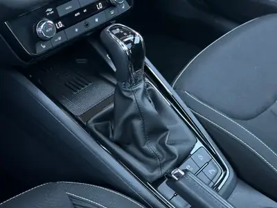 Skoda Scala 1.5 TSI Monte Carlo DSG — Berline compacte dynamique, quasi-neuve avec 5 ans de garantie — Miniature 22