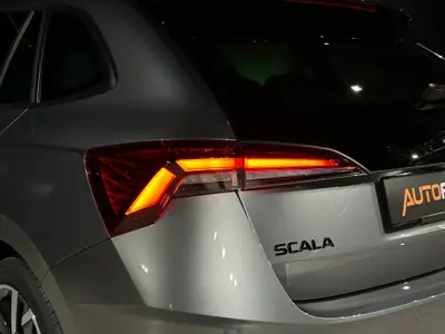 Skoda Scala 1.5 TSI Monte Carlo DSG — Berline compacte dynamique, quasi-neuve avec 5 ans de garantie — Miniature 29