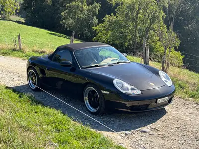 Porsche Boxster 986 2.5 — Cabriolet légendaire, très bien entretenu — side view