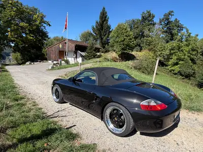 Porsche Boxster 986 2.5 — Cabriolet légendaire, très bien entretenu — interior