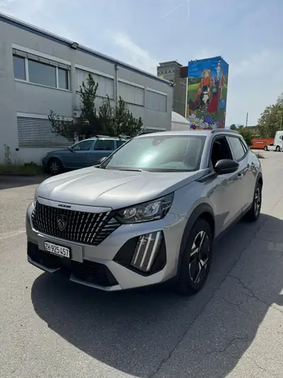 Peugeot 2008 1.2 PureTech 130 Allure — SUV urbain économique, quasi neuf — exterior view
