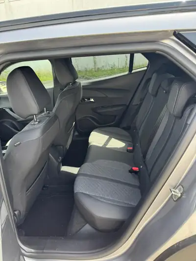 Peugeot 2008 1.2 PureTech 130 Allure — SUV urbain économique, quasi neuf — detail