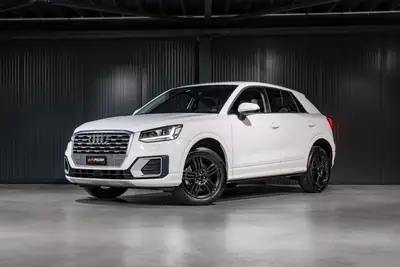 Audi Q2 2.0 TDI quattro S-tronic — SUV compact robuste, 4x4 intégral et 190 ch — vue extérieure