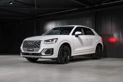Audi Q2 2.0 TDI quattro S-tronic — SUV compact robuste, 4x4 intégral et 190 ch — intérieur