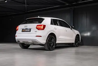 Audi Q2 2.0 TDI quattro S-tronic — SUV compact robuste, 4x4 intégral et 190 ch — Miniature 7