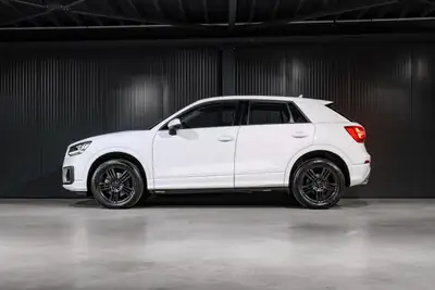 Audi Q2 2.0 TDI quattro S-tronic — SUV compact robuste, 4x4 intégral et 190 ch — Miniature 9