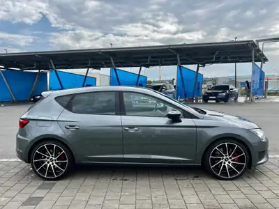 SEAT Leon 2.0 TSI 290 Cupra DSG — Berline sportive, 235'000 km, sans sinistre — côté