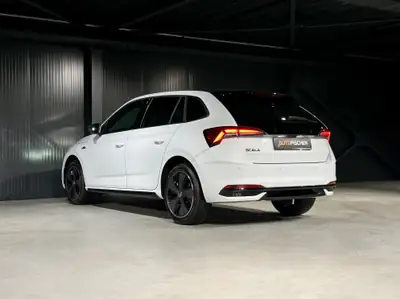 Skoda Scala 1.5 TSI Monte Carlo — Berline compacte dynamique, 8900 km seulement — Miniature 8