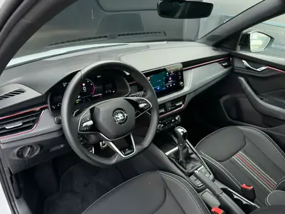Skoda Scala 1.5 TSI Monte Carlo — Berline compacte dynamique, 8900 km seulement — Miniature 13