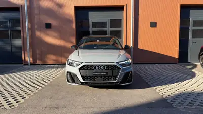 Audi A1 Sportback 30 TFSI S Line — Citadine dynamique, service gratuit 10 ans — côté