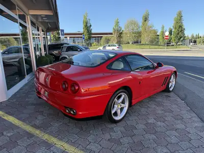 Ferrari F550 Maranello 1999 — Légendaire V12 Rosso Corsa, historique complet — détail