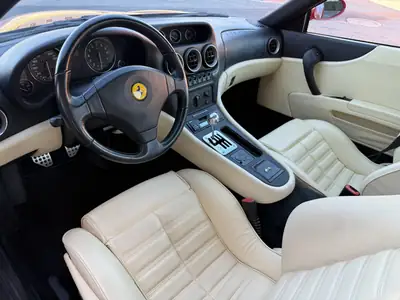 Ferrari F550 Maranello 1999 — Légendaire V12 Rosso Corsa, historique complet — Miniature 9