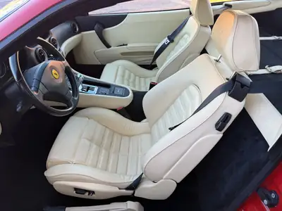 Ferrari F550 Maranello 1999 — Légendaire V12 Rosso Corsa, historique complet — Miniature 10