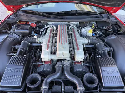 Ferrari F550 Maranello 1999 — Légendaire V12 Rosso Corsa, historique complet — Miniature 11