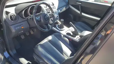 Mazda CX-7 2.3 Turbo Exclusive — SUV performant, 259 ch, transmission manuelle — intérieur