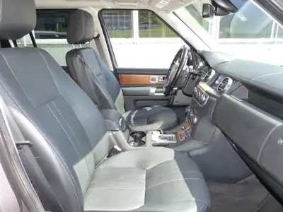 Land Rover Discovery 3.0 SDV6 256 HSE — SUV premium 7 places, entretien soigné — arrière